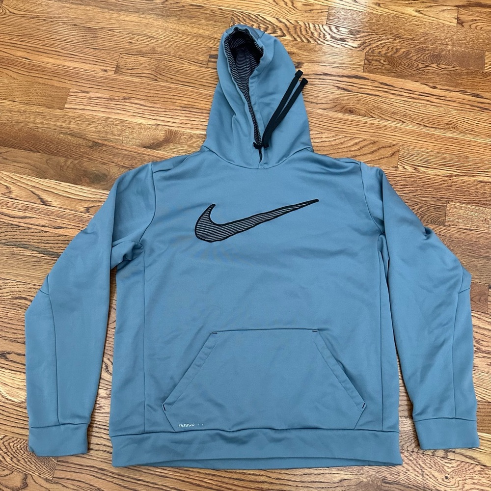 Nike Men's gray swoosh-front Therma-Fit Hoodie